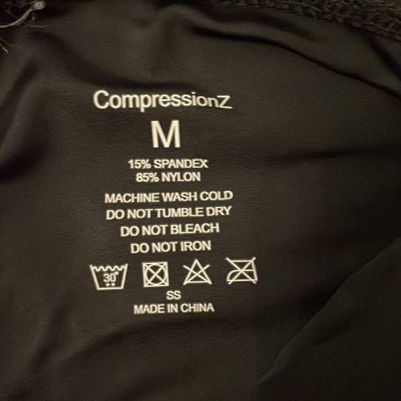 CompressionZ Tight Leggings - Picture 3 of 4